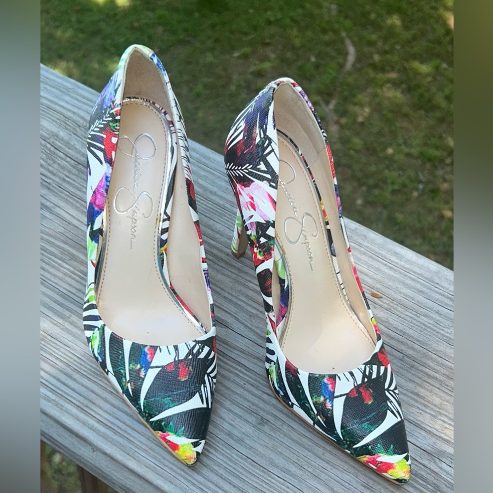 Jessica Simpson Pumps - Picture 5 of 7